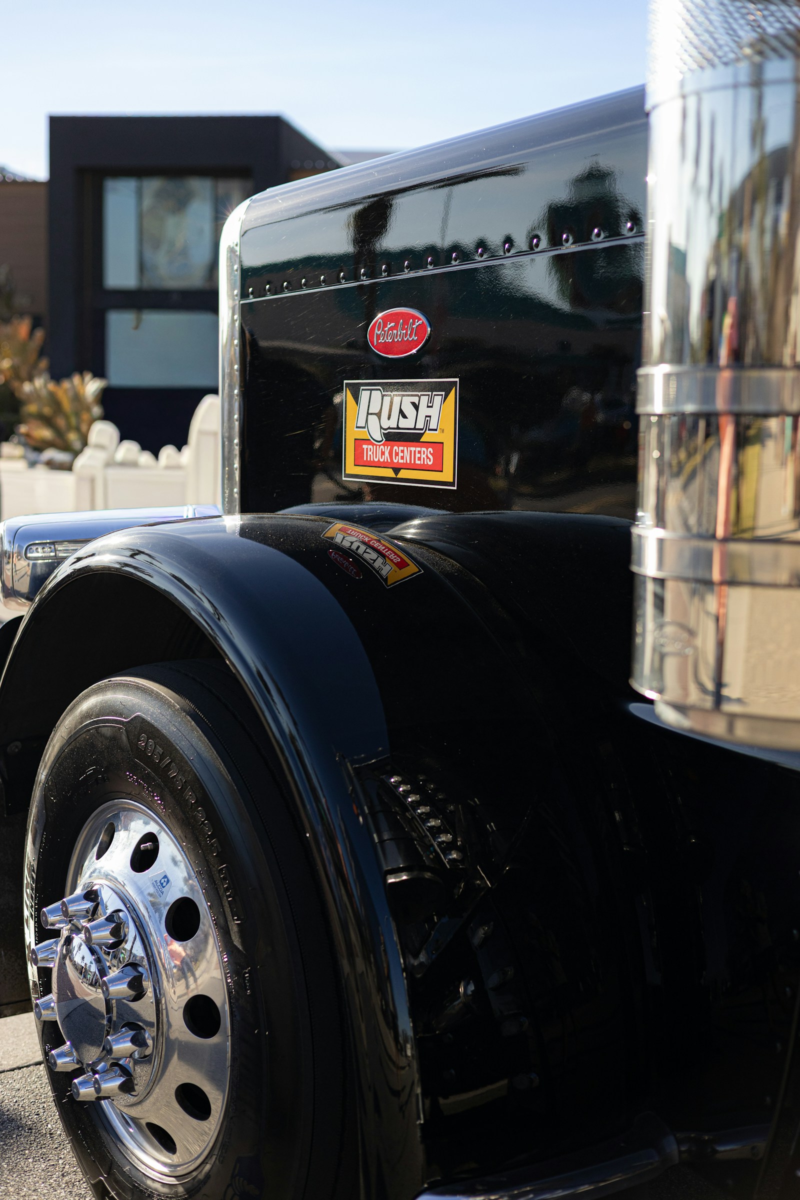 Trucks & Commercial