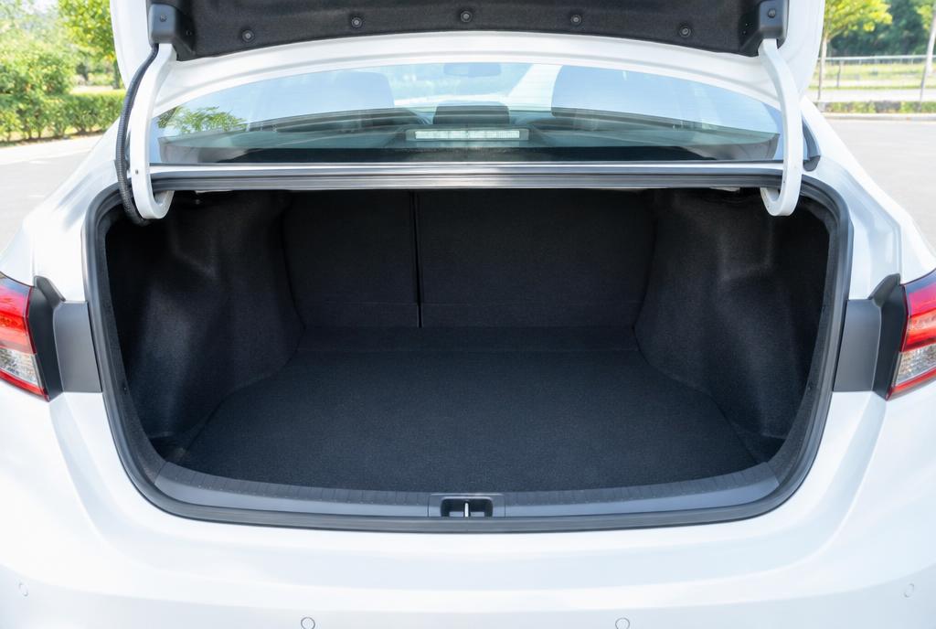 Example: Boot / luggage area